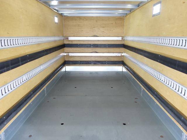 三菱ふそうキャンターアルミバン小型（2t・3t）[写真14]