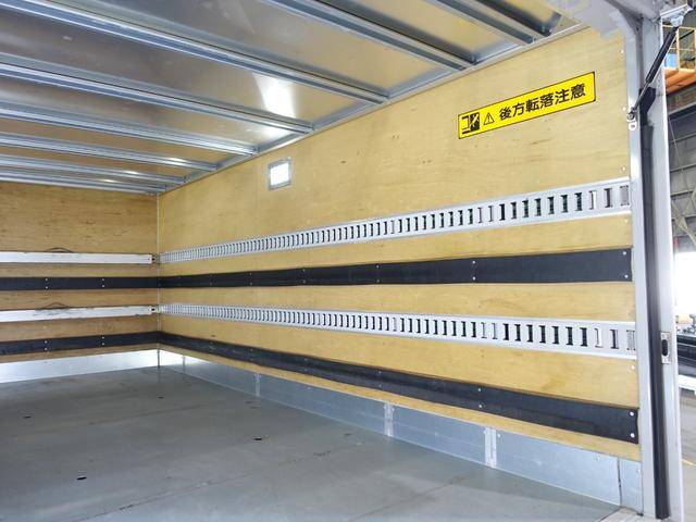 三菱ふそうキャンターアルミバン小型（2t・3t）[写真15]