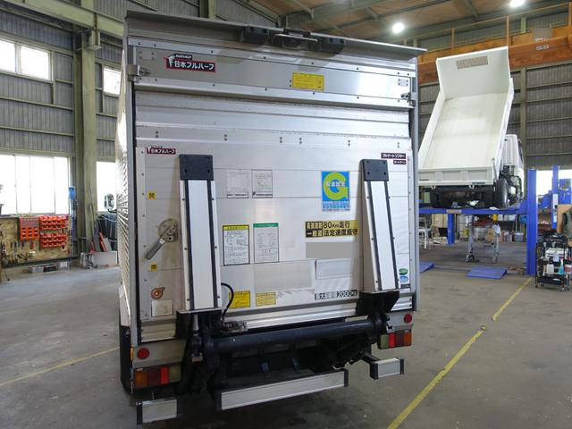 三菱ふそうキャンターアルミバン小型（2t・3t）[写真02]