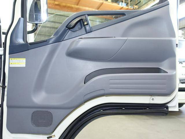 三菱ふそうキャンターアルミバン小型（2t・3t）[写真26]