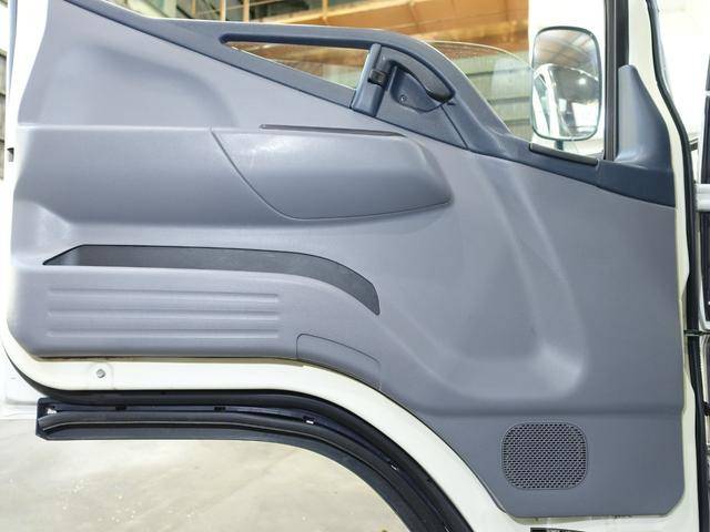 三菱ふそうキャンターアルミバン小型（2t・3t）[写真27]