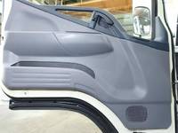 三菱ふそうキャンターアルミバン小型（2t・3t）[写真27]