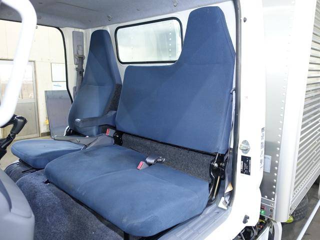 三菱ふそうキャンターアルミバン小型（2t・3t）[写真29]