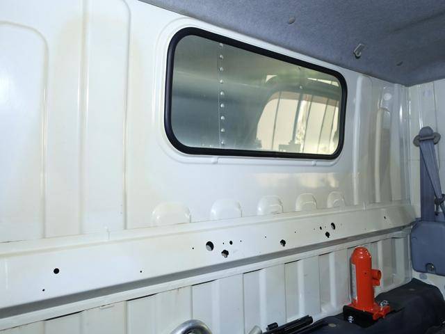 三菱ふそうキャンターアルミバン小型（2t・3t）[写真35]