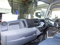 三菱ふそうキャンターアルミバン小型（2t・3t）[写真36]