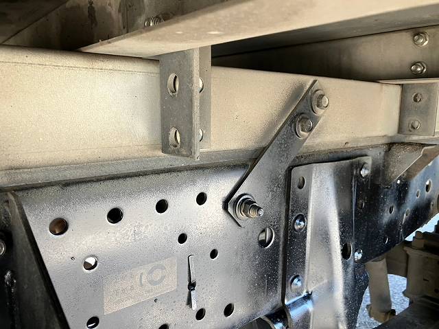 いすゞエルフ冷凍車（冷蔵車）小型（2t・3t）[写真15]