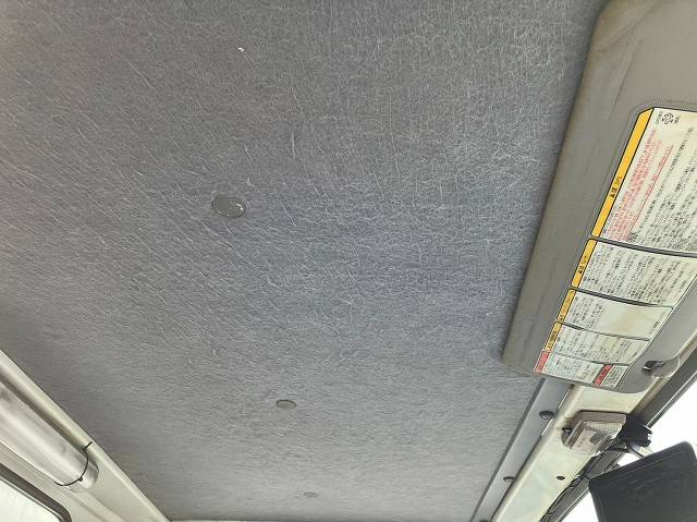 いすゞエルフ冷凍車（冷蔵車）小型（2t・3t）[写真18]