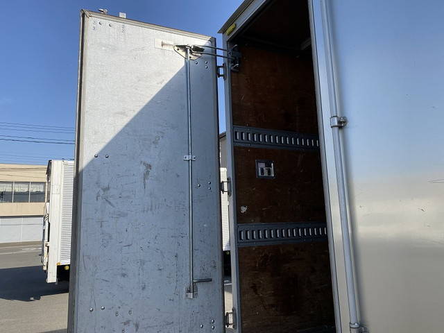 トヨタダイナアルミバン小型（2t・3t）[写真11]