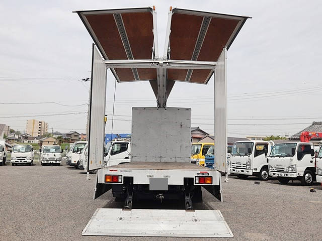 三菱ふそうファイターアルミウイング中型（4t）[写真12]