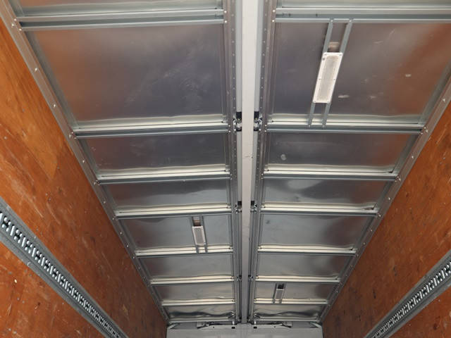 三菱ふそうファイターアルミウイング中型（4t）[写真17]