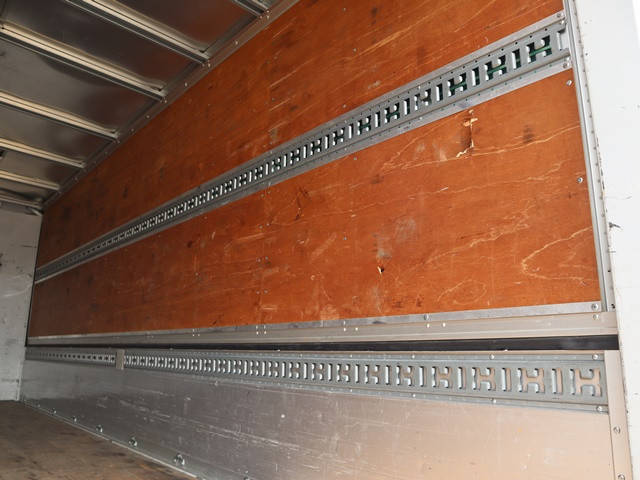 三菱ふそうファイターアルミウイング中型（4t）[写真18]