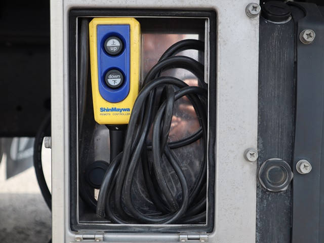 三菱ふそうファイターアルミウイング中型（4t）[写真21]