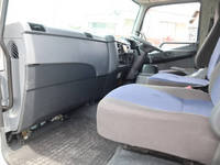 三菱ふそうファイターアルミウイング中型（4t）[写真31]