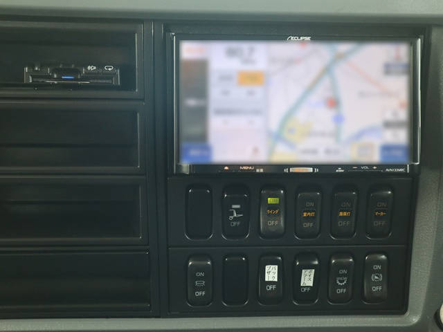 三菱ふそうファイターアルミウイング中型（4t）[写真36]