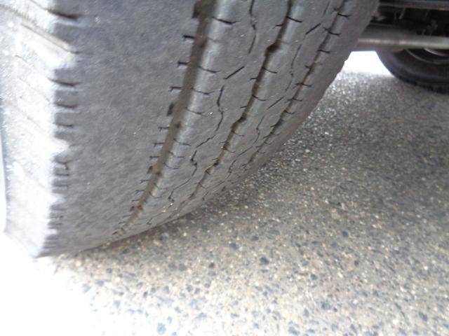 三菱ふそうキャンター平ボディ小型（2t・3t）[写真16]