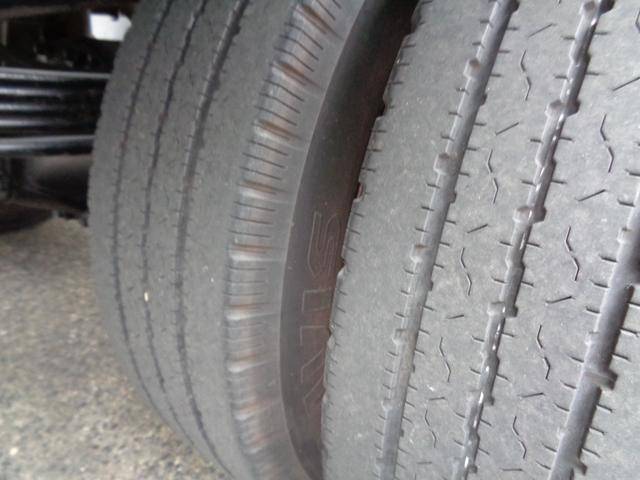 三菱ふそうキャンター平ボディ小型（2t・3t）[写真17]