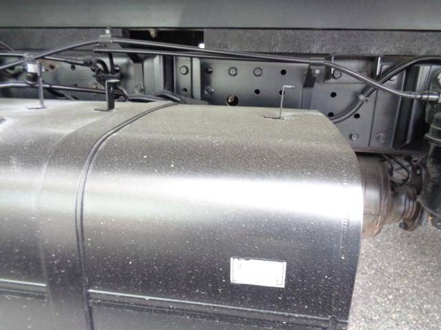 三菱ふそうキャンター平ボディ小型（2t・3t）[写真06]