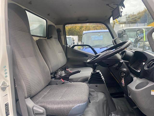 日野デュトロ冷凍車（冷蔵車）小型（2t・3t）[写真15]