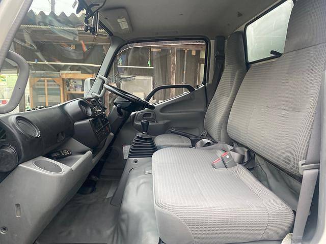 日野デュトロ冷凍車（冷蔵車）小型（2t・3t）[写真16]