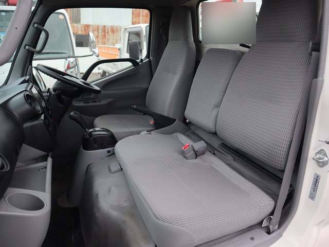 トヨタトヨエース平ボディ小型（2t・3t）[写真31]