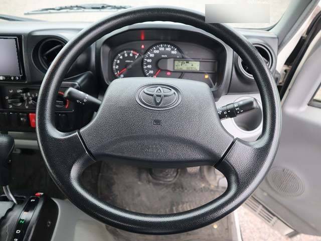 トヨタトヨエース平ボディ小型（2t・3t）[写真32]