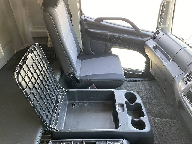 日野レンジャーアルミウイング中型（4t）[写真34]