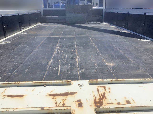 三菱ふそうファイターセルフクレーン4段中型（4t）[写真11]