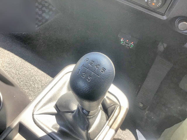 三菱ふそうファイターセルフクレーン4段中型（4t）[写真30]