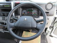 三菱ふそうキャンターアルミウイング小型（2t・3t）[写真11]