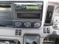 三菱ふそうキャンターアルミウイング小型（2t・3t）[写真12]