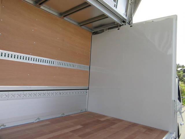 三菱ふそうキャンターアルミウイング小型（2t・3t）[写真23]