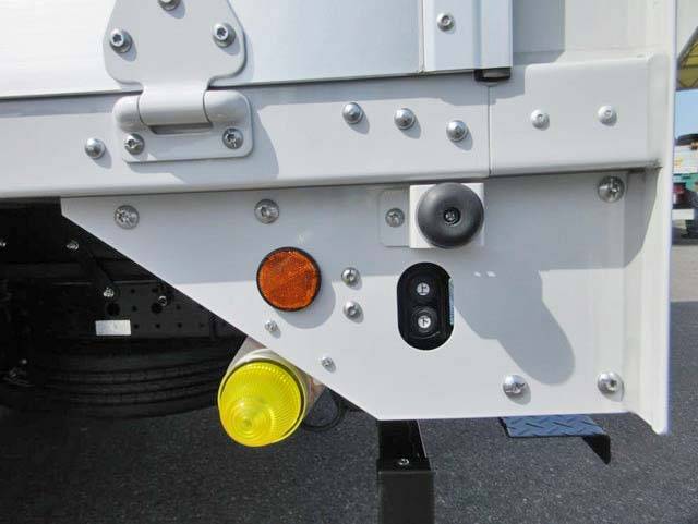 三菱ふそうキャンターアルミウイング小型（2t・3t）[写真30]