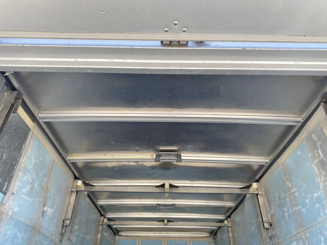 三菱ふそうキャンターアルミバン小型（2t・3t）[写真10]