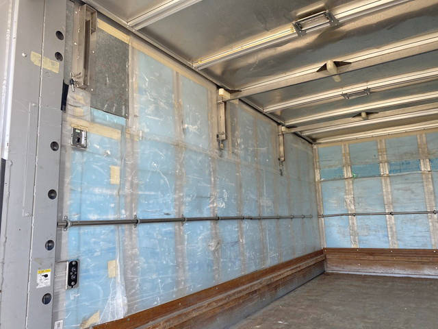 三菱ふそうキャンターアルミバン小型（2t・3t）[写真11]