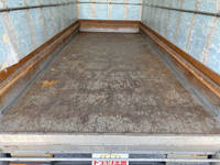 三菱ふそうキャンターアルミバン小型（2t・3t）[写真13]