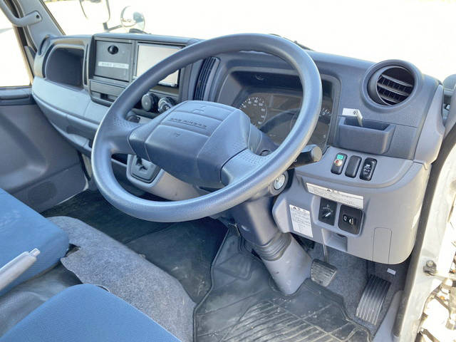 三菱ふそうキャンターアルミバン小型（2t・3t）[写真35]