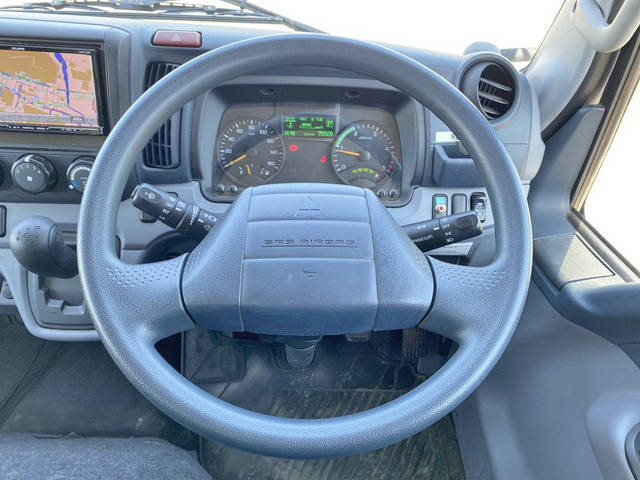 三菱ふそうキャンターアルミバン小型（2t・3t）[写真37]