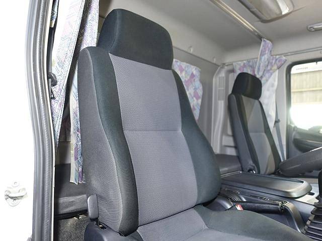 日野レンジャーパネルバン中型（4t）[写真25]