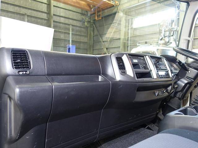 日野レンジャーパネルバン中型（4t）[写真28]