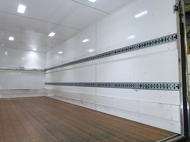 日野レンジャーパネルバン中型（4t）[写真09]