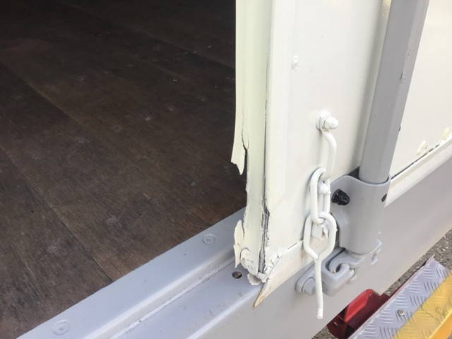 いすゞエルフアルミウイング小型（2t・3t）[写真17]