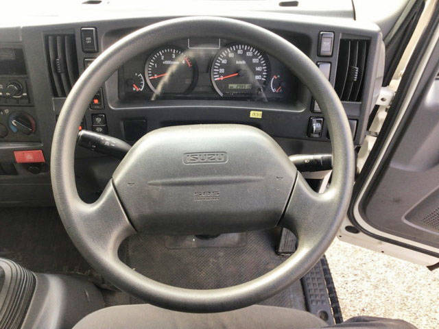 いすゞエルフアルミウイング小型（2t・3t）[写真31]