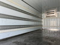 いすゞフォワード冷凍車（冷蔵車）中型（4t）[写真09]