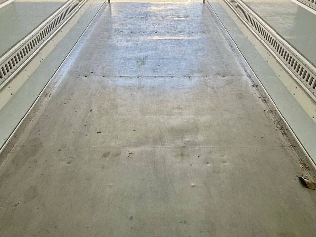 いすゞフォワード冷凍車（冷蔵車）中型（4t）[写真11]