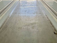 いすゞフォワード冷凍車（冷蔵車）中型（4t）[写真11]