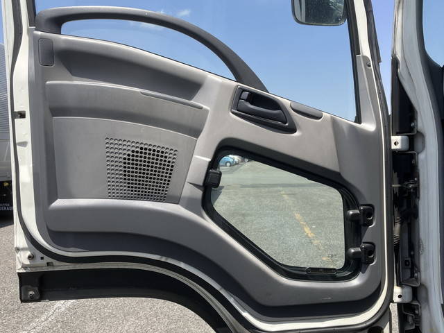 いすゞフォワード冷凍車（冷蔵車）中型（4t）[写真26]