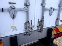 日野プロフィア冷蔵冷凍ウイング大型（10t）[写真18]