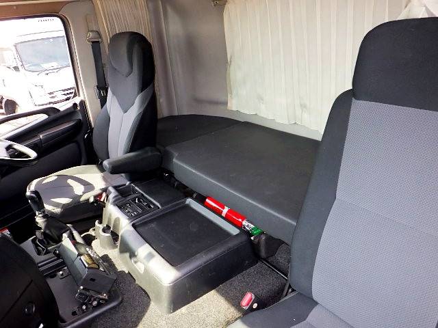 日野プロフィア冷蔵冷凍ウイング大型（10t）[写真32]