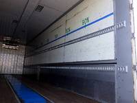 日野プロフィア冷蔵冷凍ウイング大型（10t）[写真09]