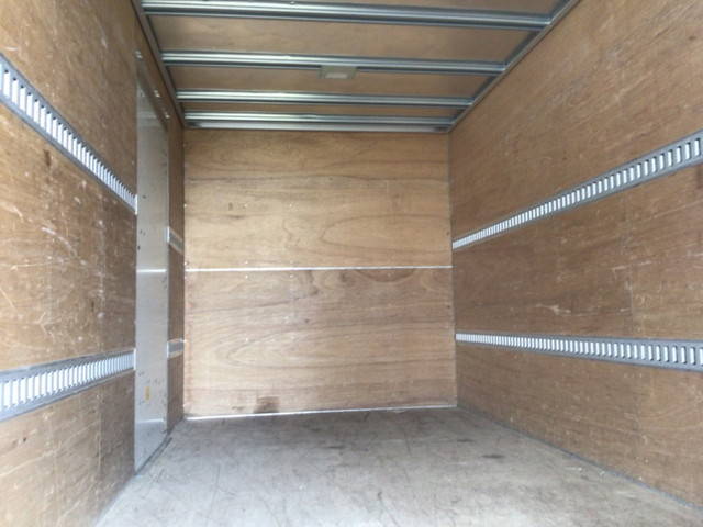 いすゞエルフアルミバン小型（2t・3t）[写真12]